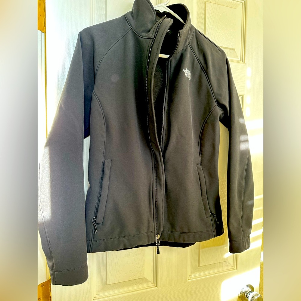 The NorthFace women’s Softshell jacket